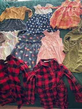 Lot of girls dresses size 5/6